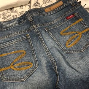 Seven7 Jeans. Like new. Size 6 flare/bootcut